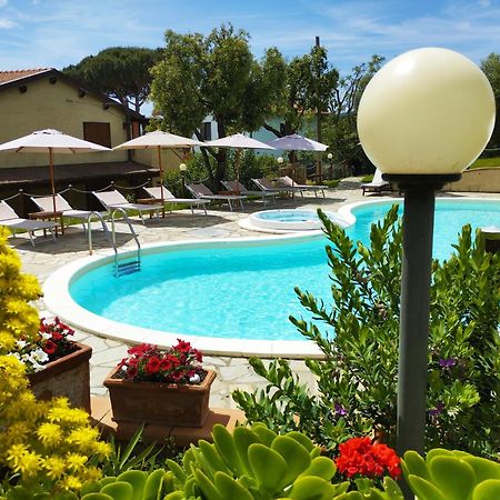 Agriturismo La Luciana 카스틸리오네 델라 페스카이아 외부 사진