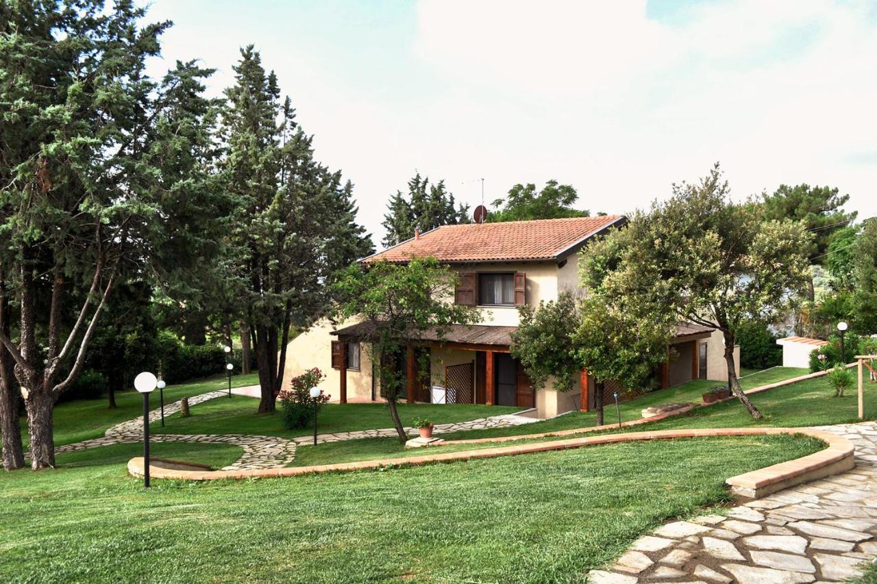 Agriturismo La Luciana 카스틸리오네 델라 페스카이아 외부 사진