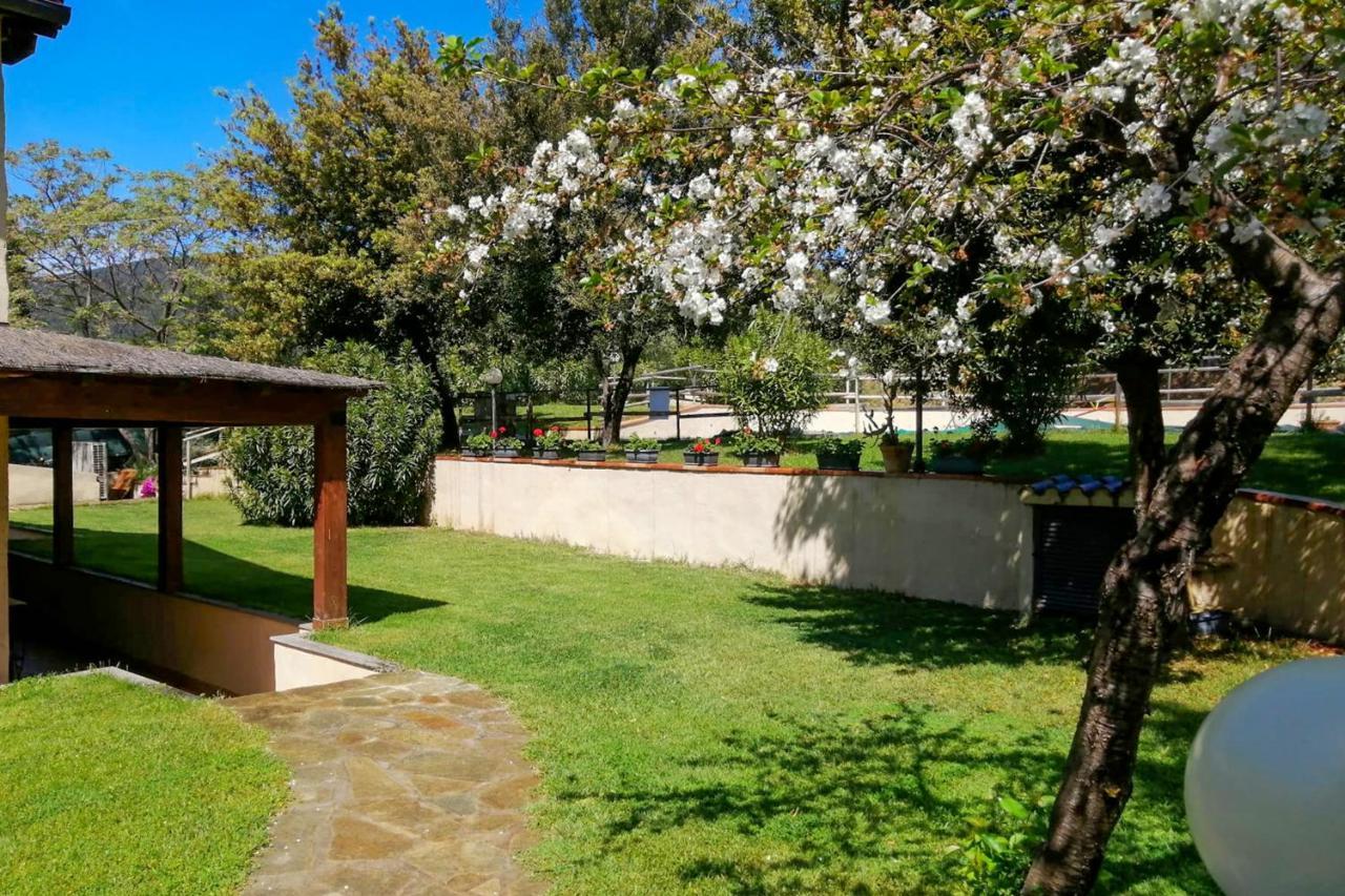 Agriturismo La Luciana 카스틸리오네 델라 페스카이아 외부 사진