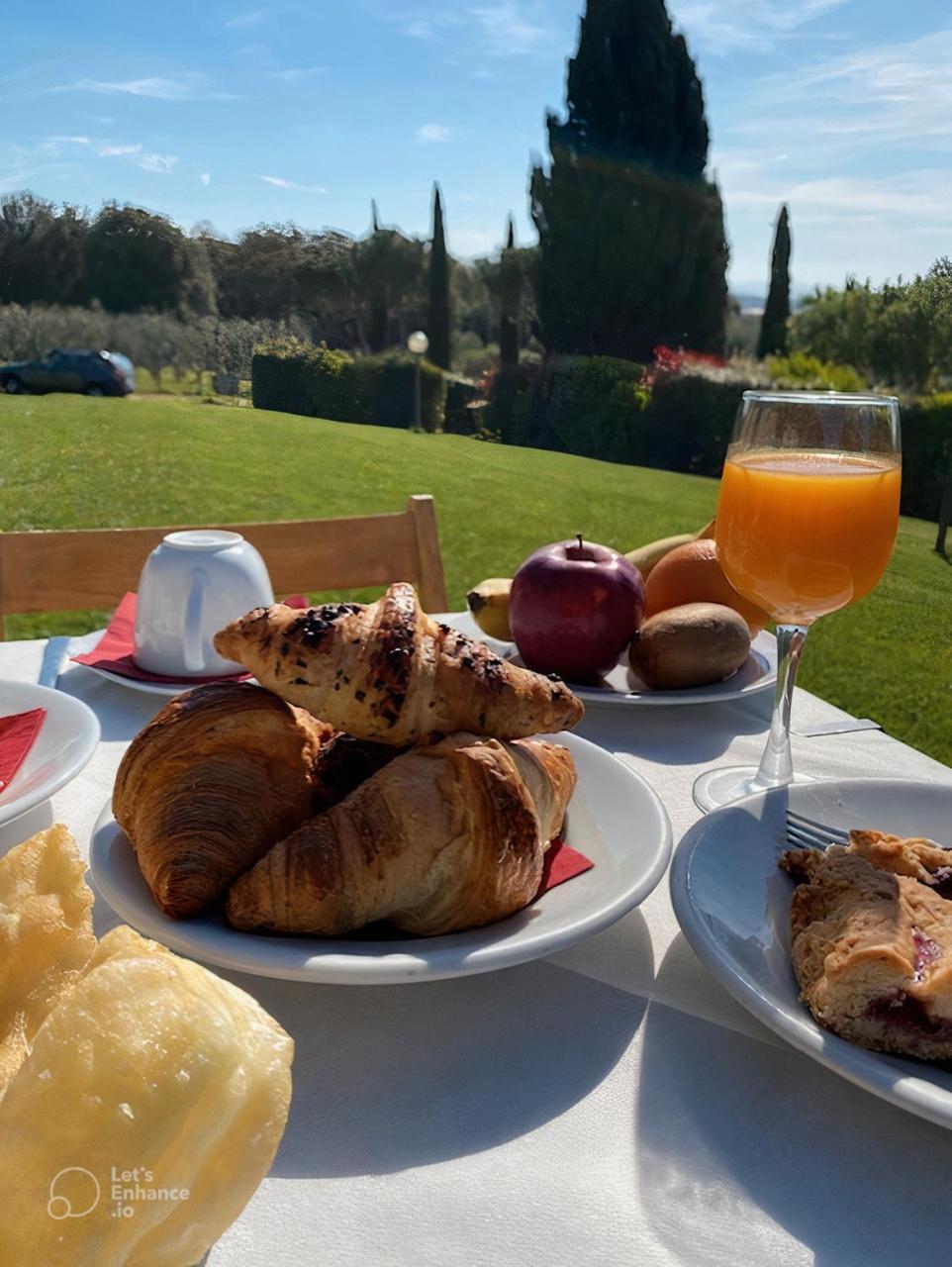 Agriturismo La Luciana 카스틸리오네 델라 페스카이아 외부 사진