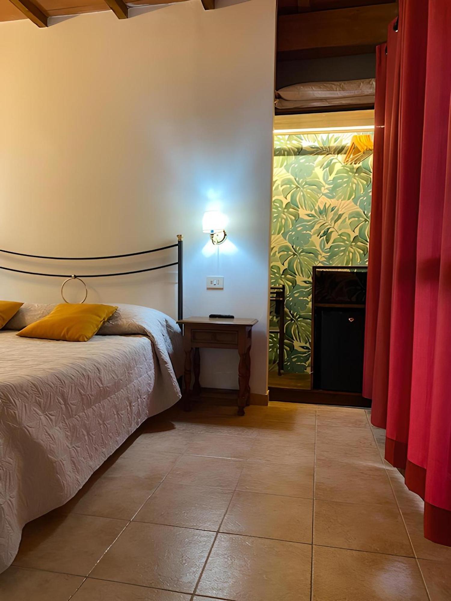 Agriturismo La Luciana 카스틸리오네 델라 페스카이아 외부 사진