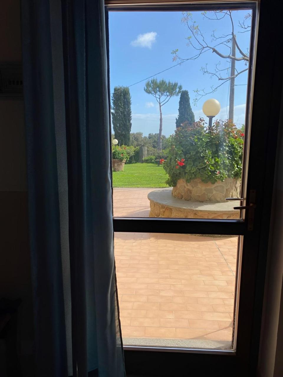 Agriturismo La Luciana 카스틸리오네 델라 페스카이아 외부 사진