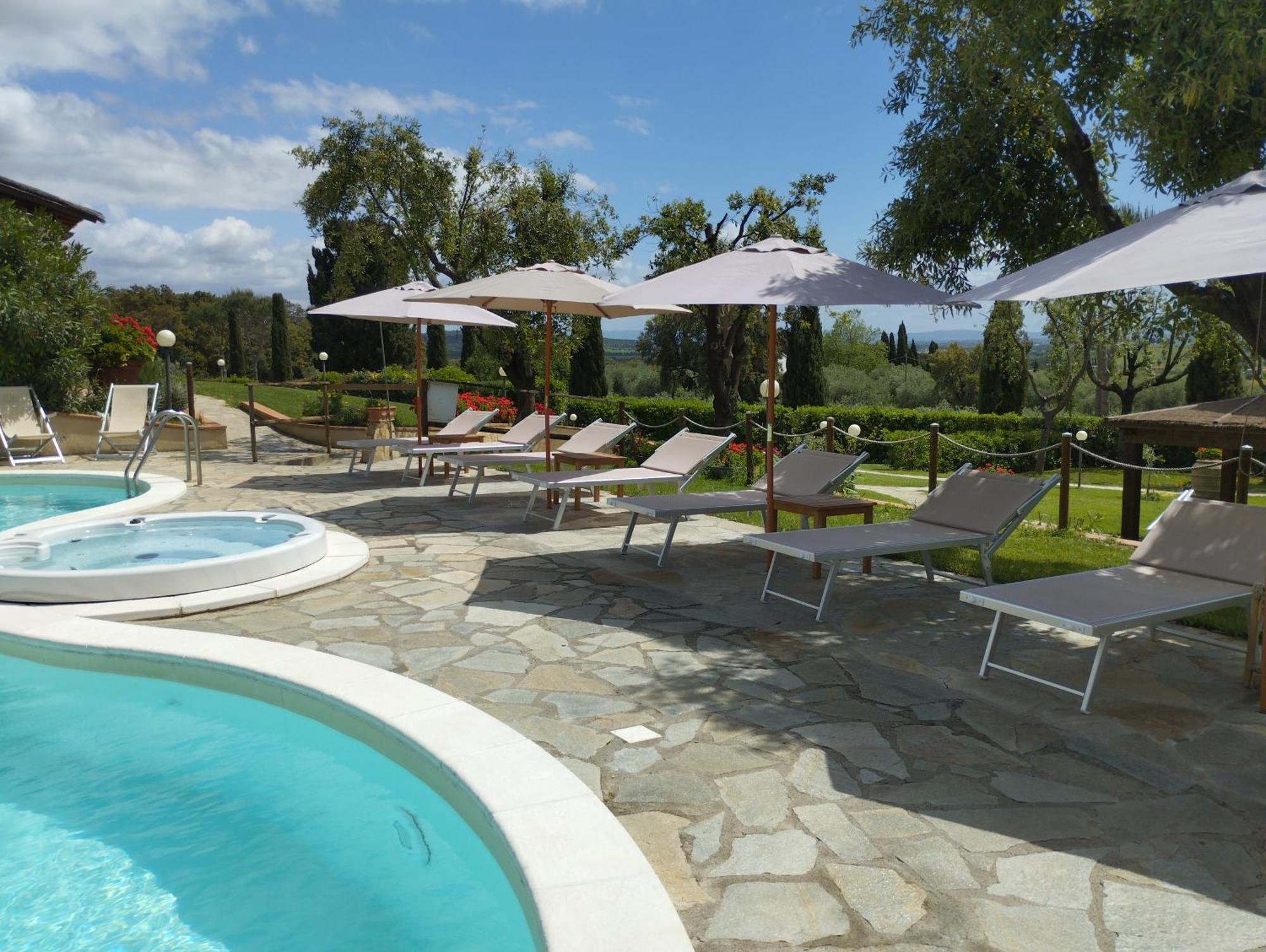 Agriturismo La Luciana 카스틸리오네 델라 페스카이아 외부 사진